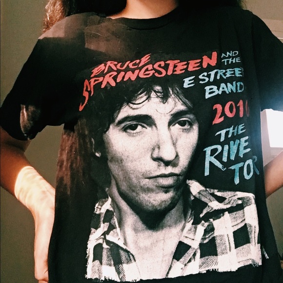 concert tee - Picture 1 of 3